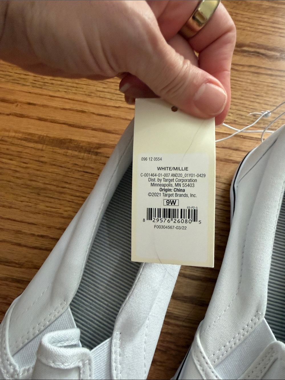 NWT A NEW DAY Slip-On Canvas Sneakers in White SIZE 9 - Picture 2 of 3